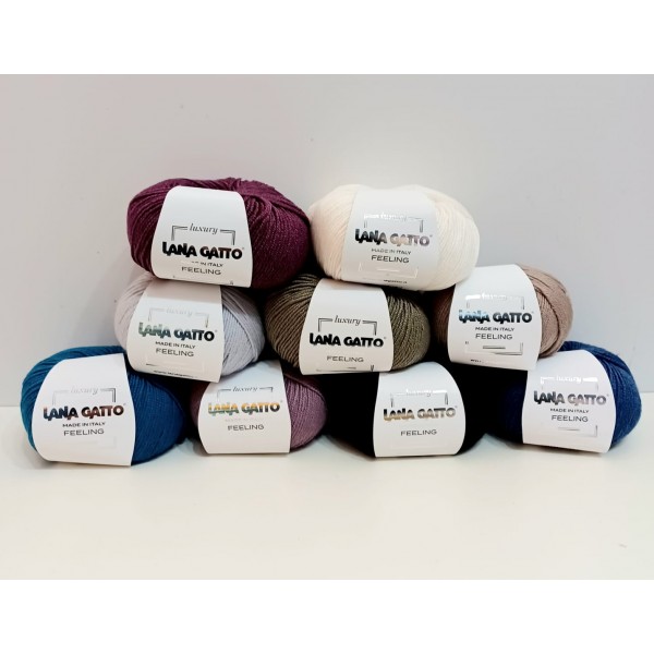 Gomitolo 50 gr. Lana Gatto Feeling 70% merino 20% seta 10% cashmere 140  mt.